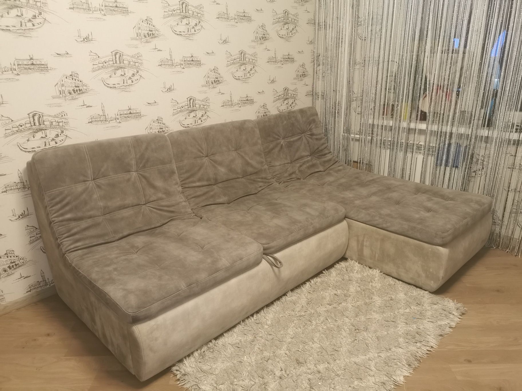 Продам диван. Вараш.
