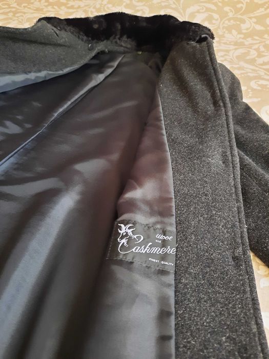 Sobretudo com gola de pelo, de Senhora Lã e Caxemira