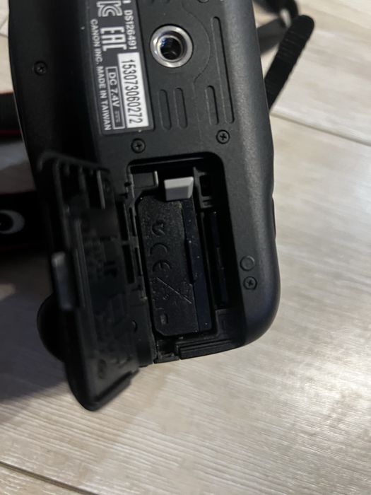 Фотоаппарат Canon eos 1200D + линза 18-55mm