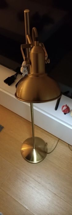 Candeeiro de Pé dourado