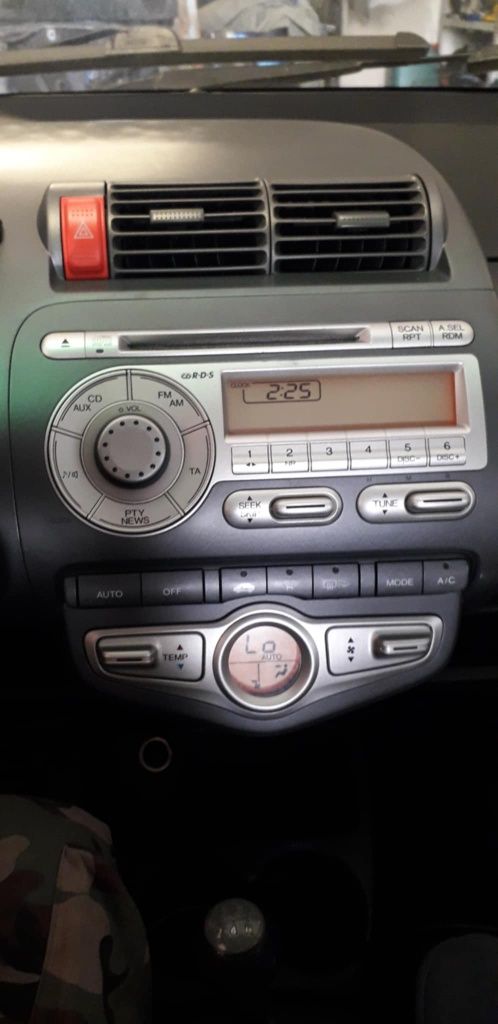 Honda jazz zderzak maska szyba skrzynia  rozrusznik alternator sprezar