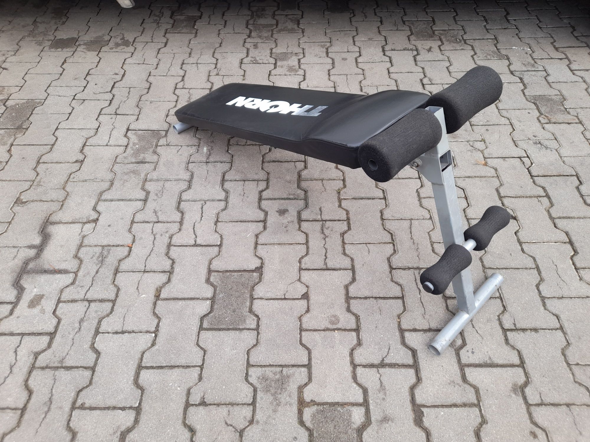 Ławeczka do brzuszków