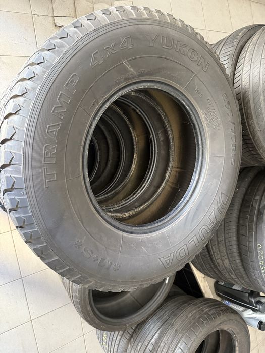 Vendo 4 pneus 255/75 R15