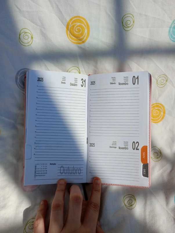 Agenda em várias línguas