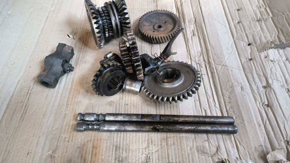 Продам запчастини т 25