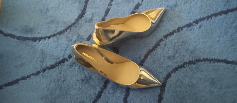 Туфлі Nicholas Kirkwood