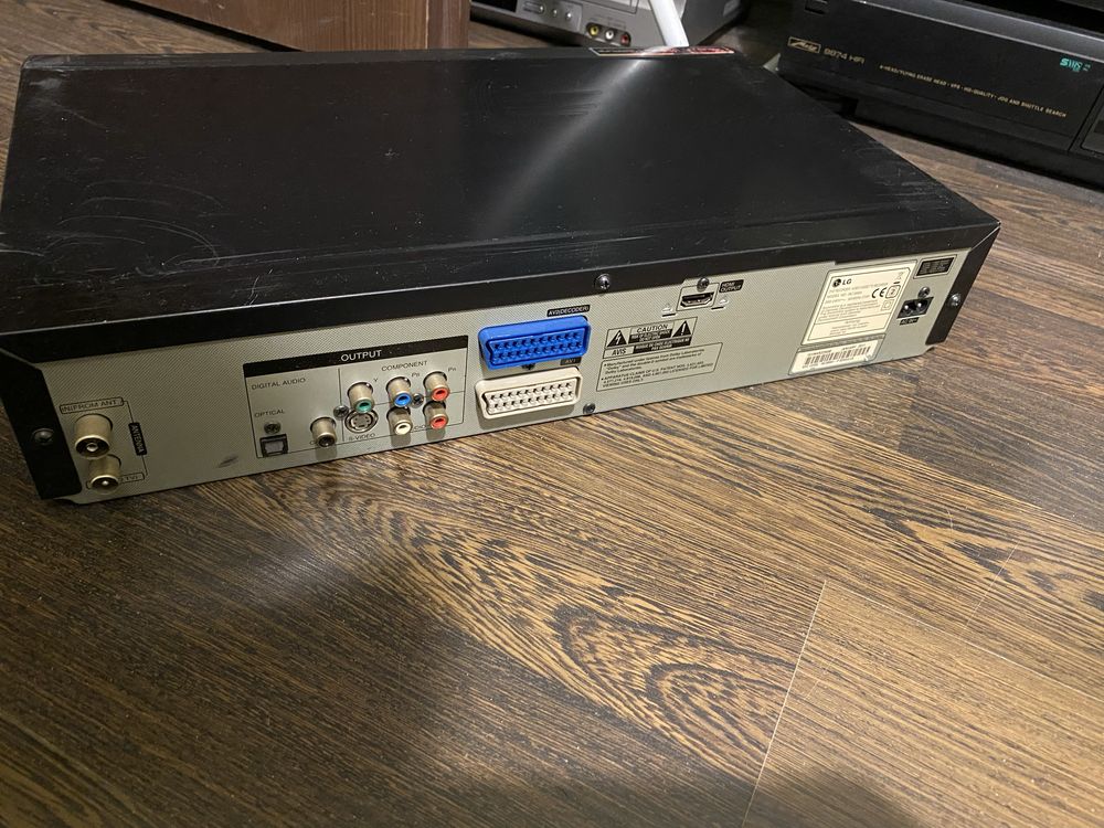 Nagrywarka DVD/VHS LG RC389H