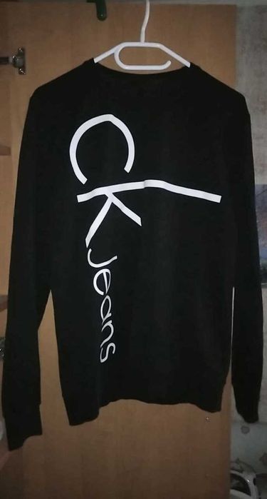 Свитшот  c принтом  Calvin Klein  (M)