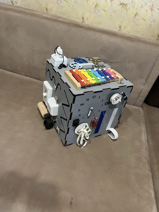 Продам бізі куб!