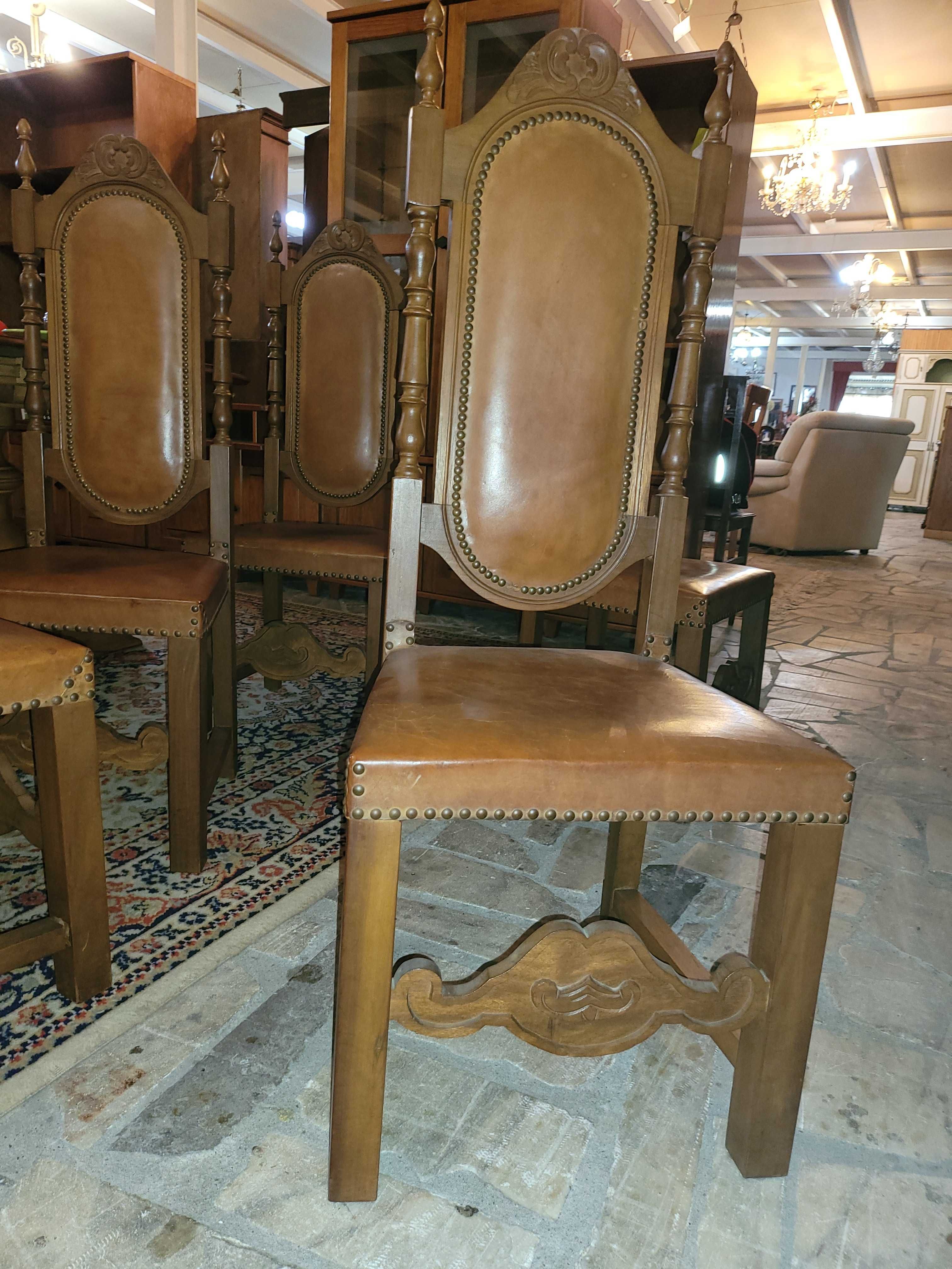 Cadeiras de sala em madeira e couro - bom estado geral - Valor unitá