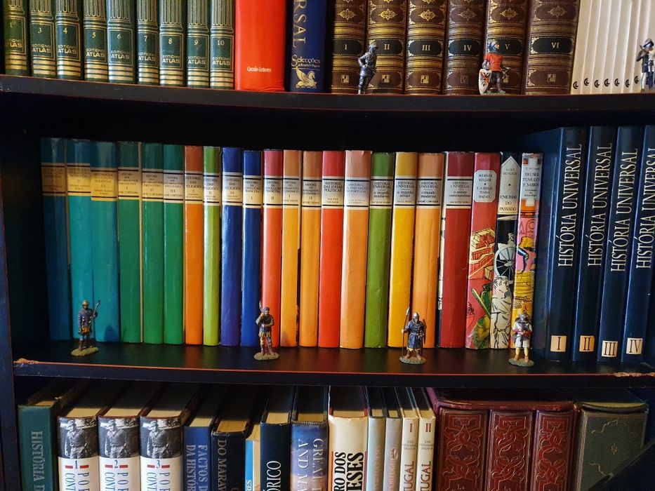 Livros culturais e enciclopédias