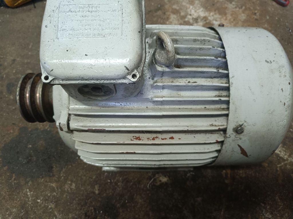Silnik elektryczny łapy 7.5kw 1450 obr indukta