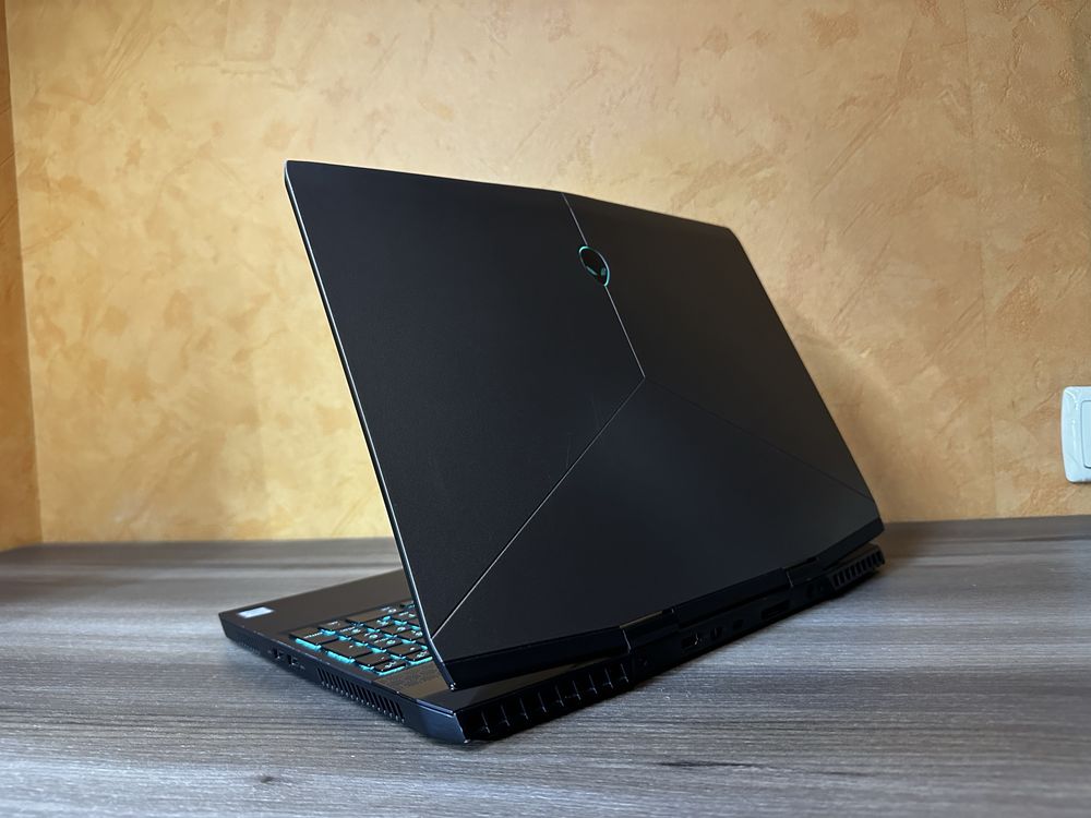 ТОП ІГРОВИЙ ALIENWARE(Core i7-9750/RTX2070 8GB/240HZ IPS/16D4/512SSD)