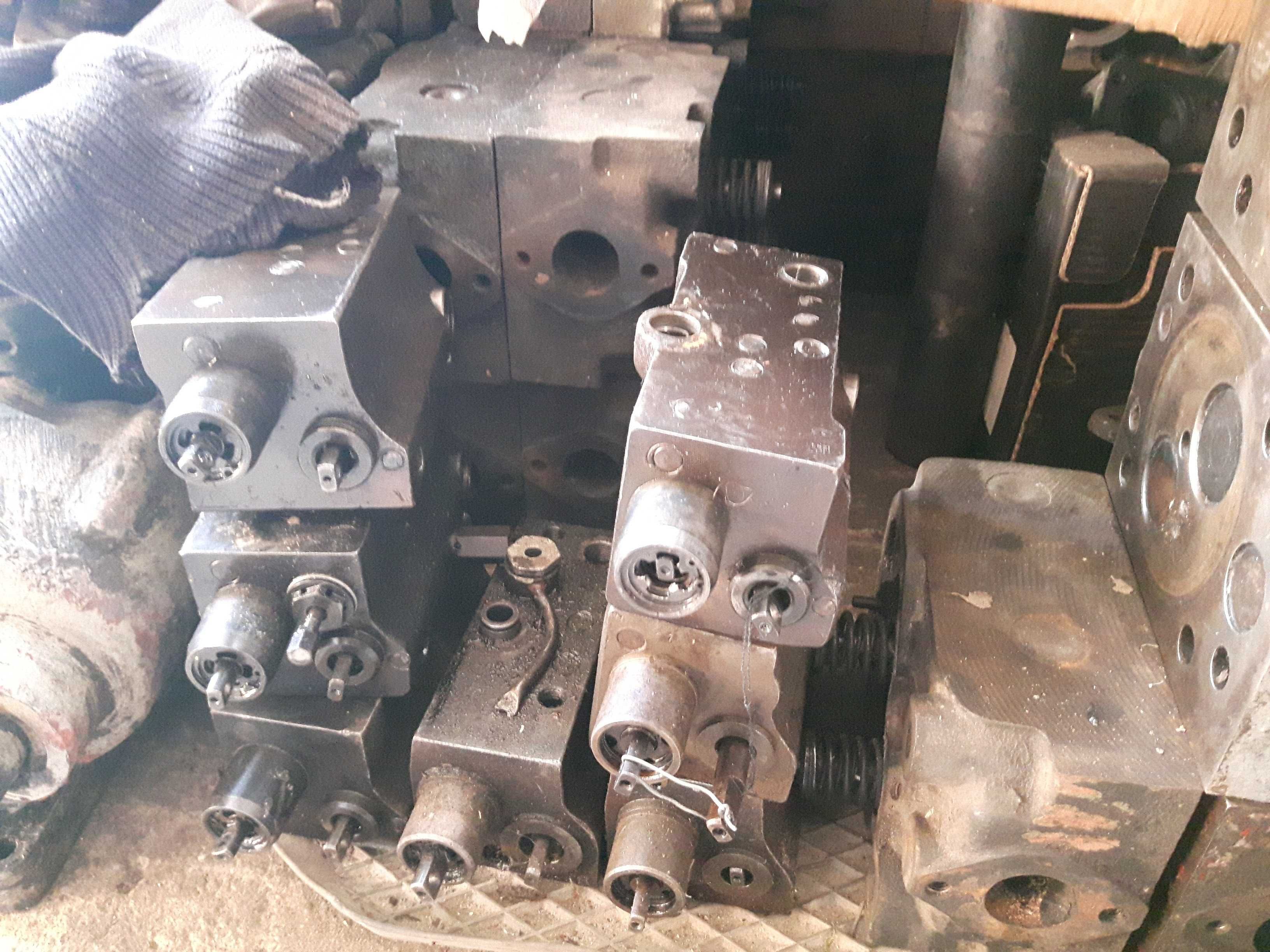 Podnośnik,rozdzielacz,Ursus 360,385,1224,330,Zetor,3011,8011,5011,7211