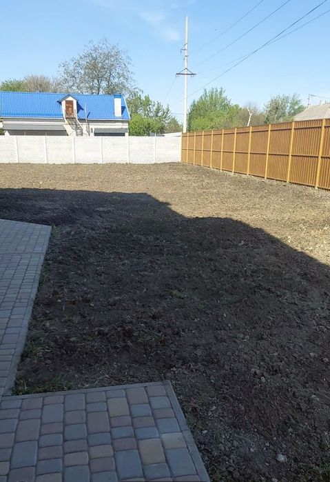 Земельные работы, копка ям траншей, прокладка кабеля. Уборка територий