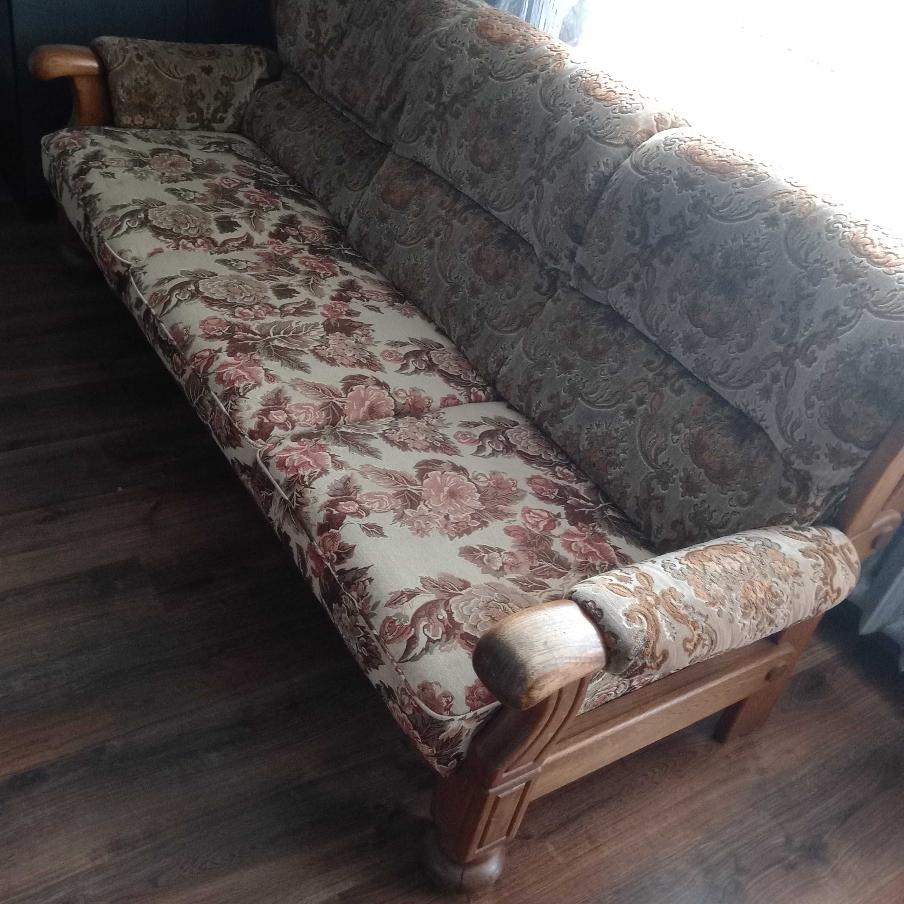 Sofa 3 osobowa plus dwa fotele lite drewno.