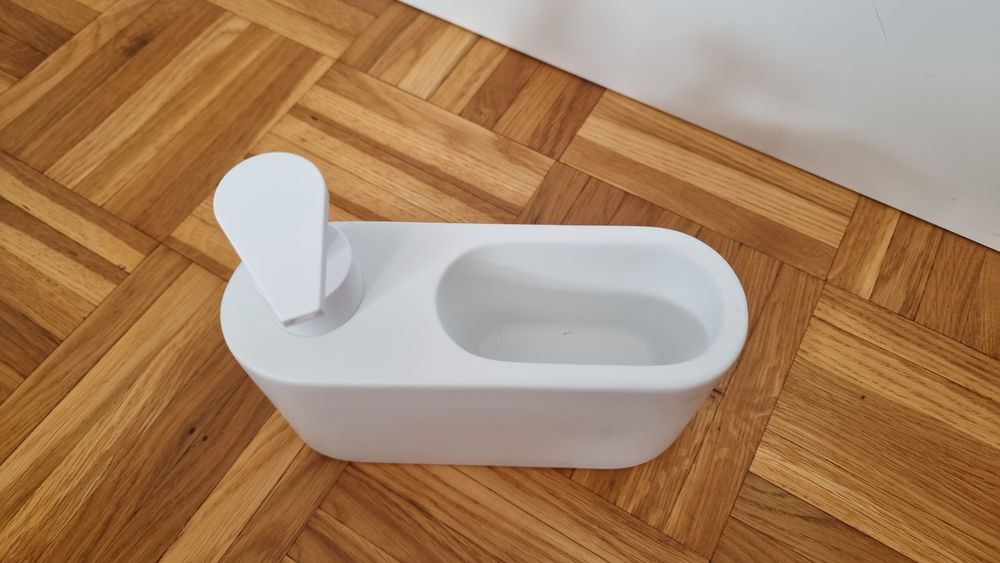 Ceramiczny dzwonić na mydło, płyn z miejscem na gąbkę biały