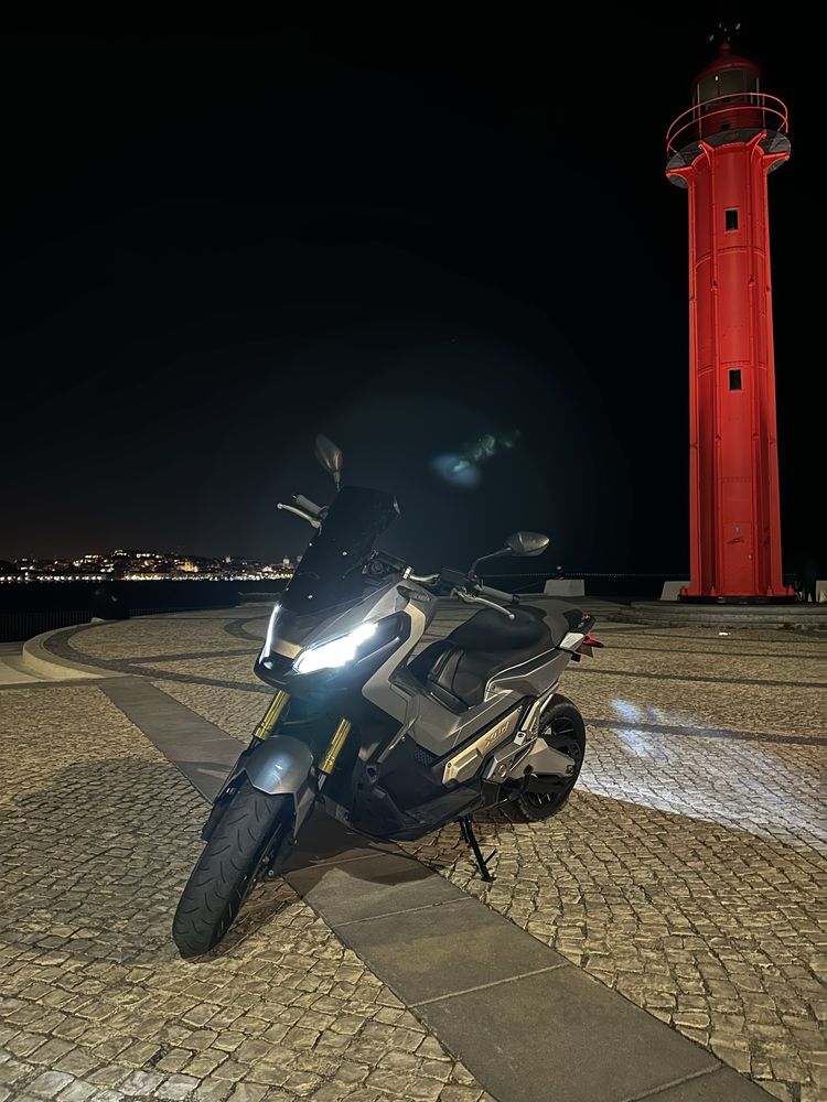 Honda Xadv 750.