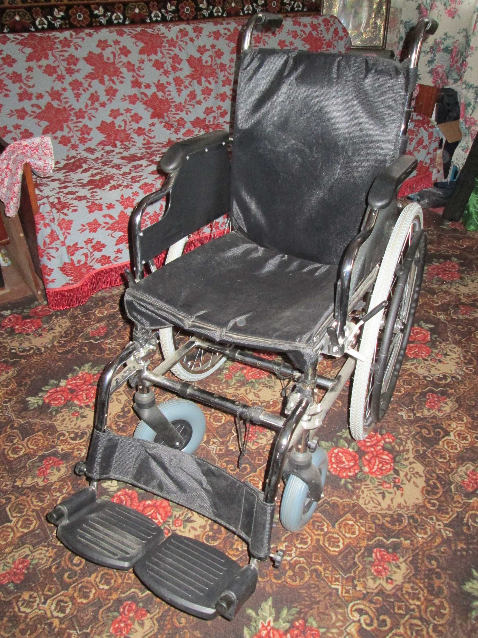 Крісло інвалідне колісне складане