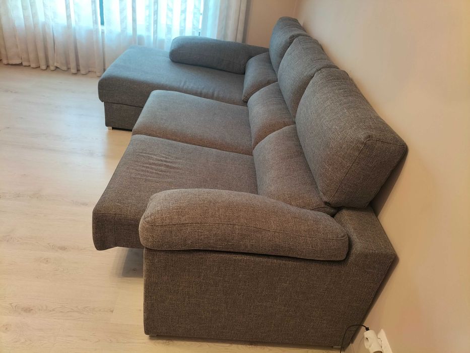 Sofá com chaise longue 4 lugares usado à venda - Ótimo Estado