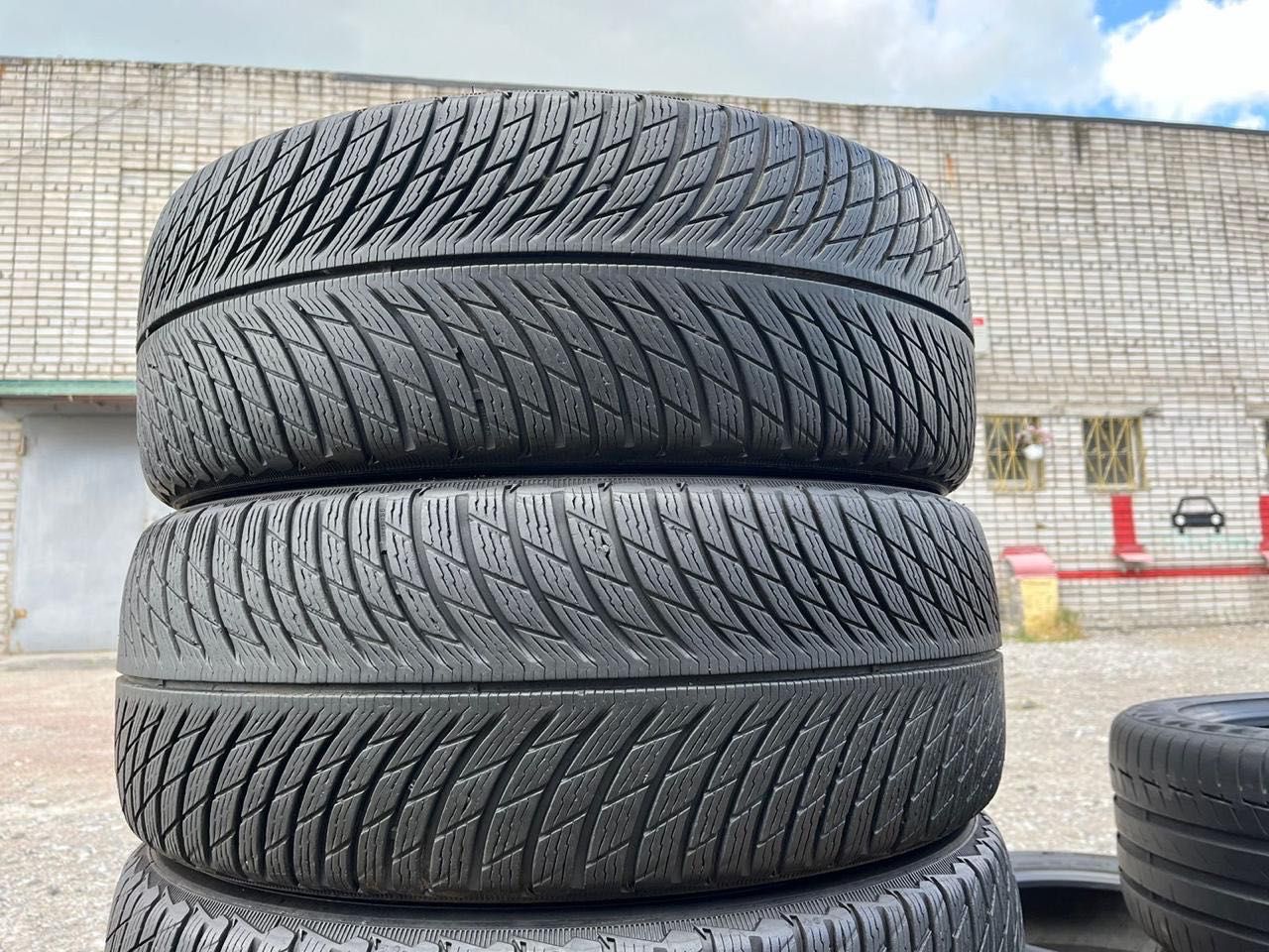 Резина 225/55 R18 Michelin Pilot Alpin5 4 зимние шины
