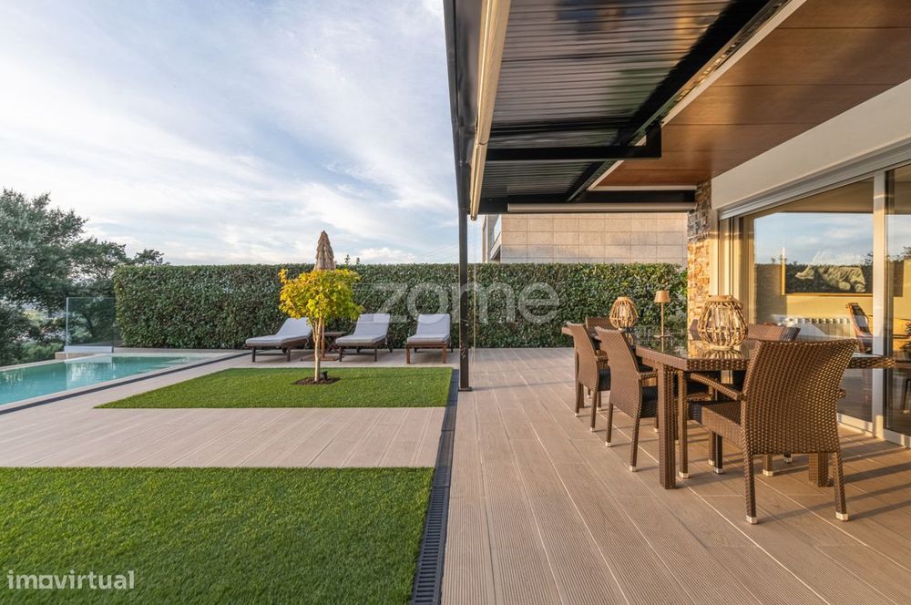 Moradia T4+1 em Palmeira - Braga!