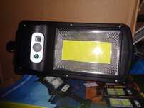 Lampa solarna roztrszaskana uszkodzona na czesci solar lub akumulator