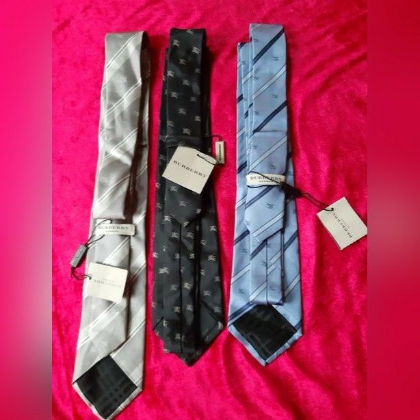 Krawat BURBERRY jedwab 100%silk piękny klasa elegancja