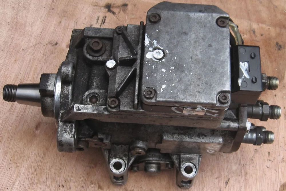 pompa wtryskowa paliwa AUDI A6 A4 2.5 TDI PASSAT B5 0470506030