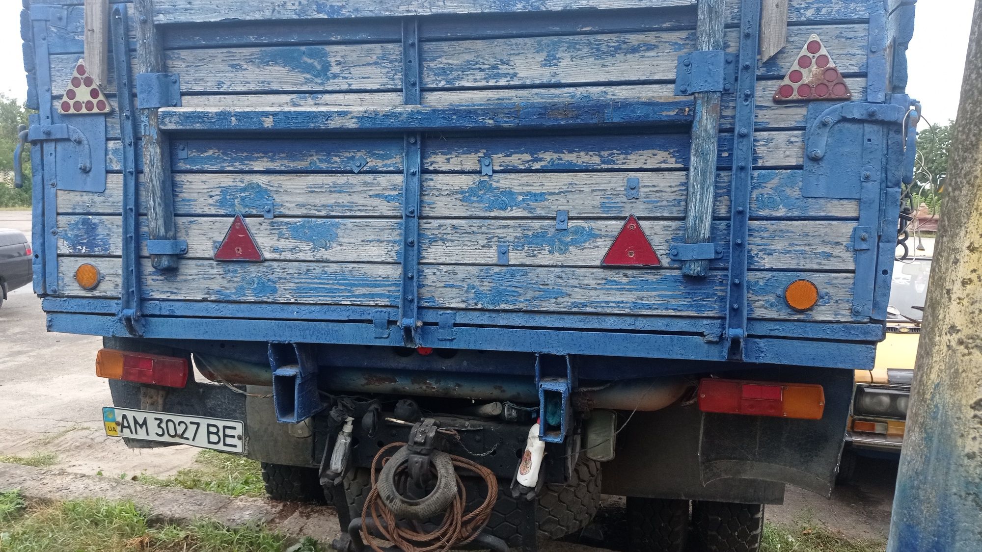 ЗІЛ 130 на ходу на хорошій резині