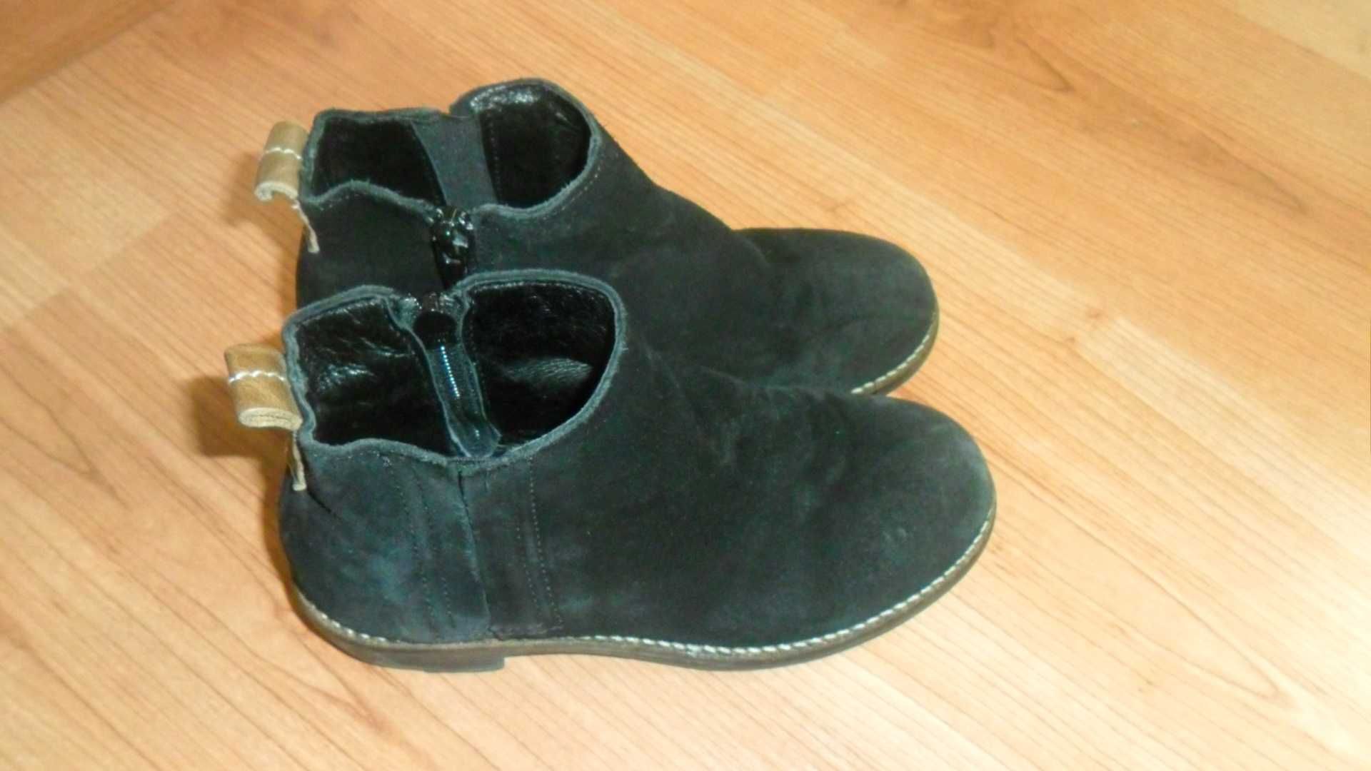 Botas criança nº30 usadas em bom estado