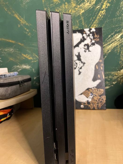 Ps4 pro с 2 геймпадами