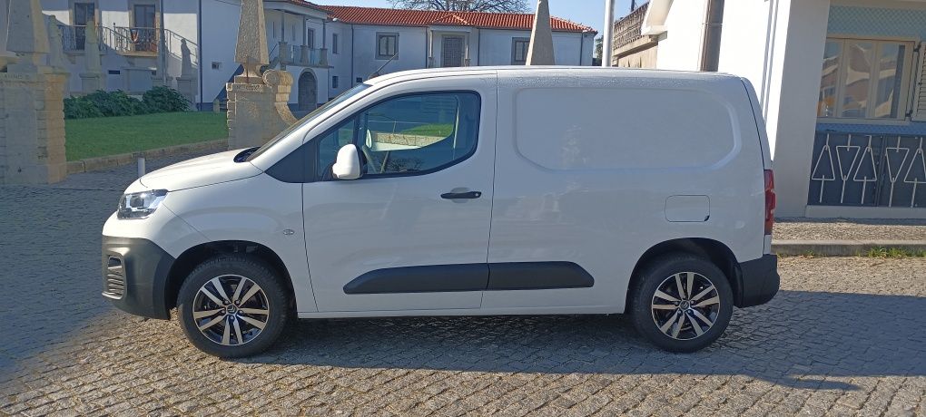 Citroen Berlingo de 2021 impecável