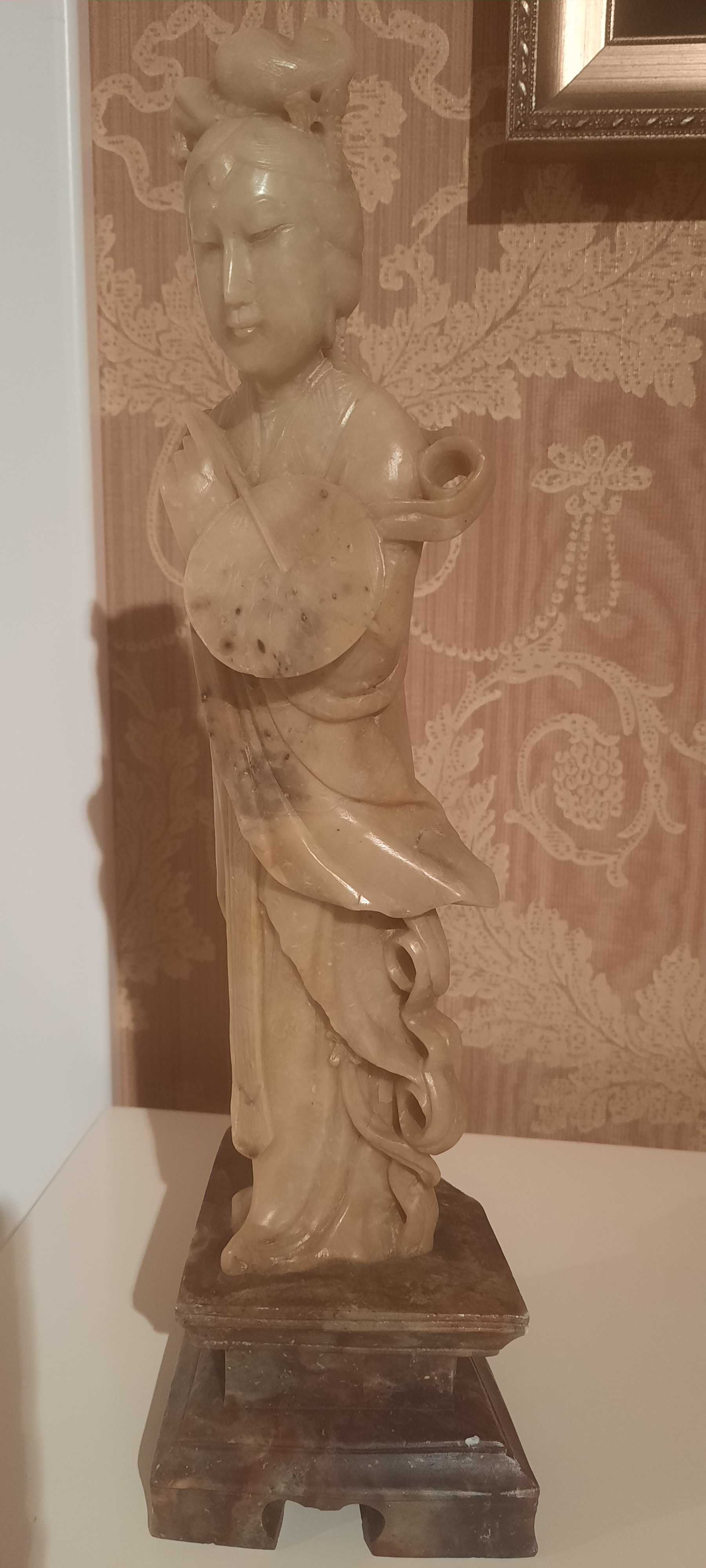 Sprzedam figurkę z kamienia mydlanego Chinka Vintage, PRL, antyk