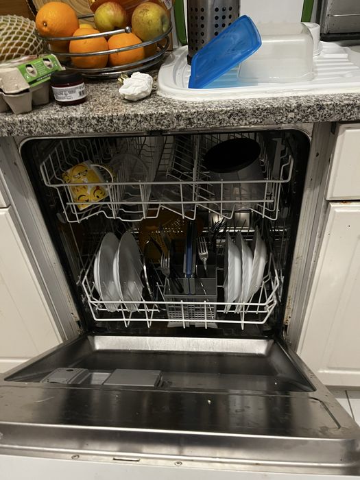 Máquina de lavar louça Balay usada, a funcionar sem problemas