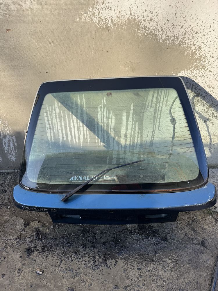 Разборка рено 19 крышка багажника  задняя ляда стекло на ляду и другое