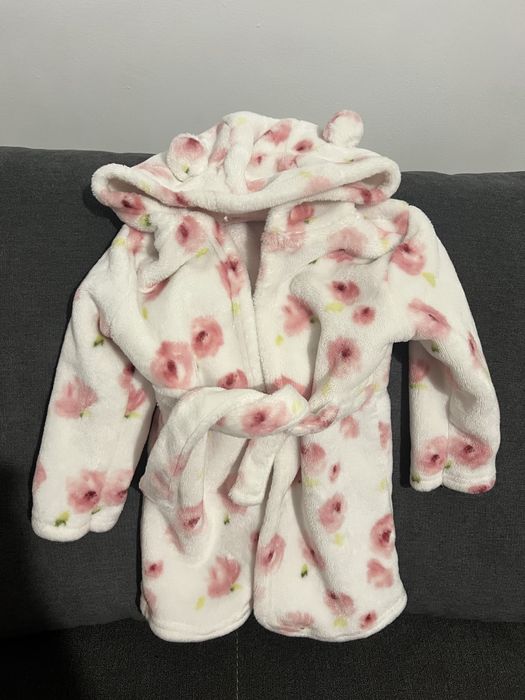 Лот речей для дівчинки 9-12 міс халат сукня плаття жилет-туніка