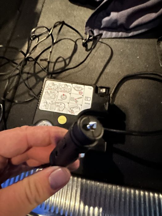 Compressor pneus isqueiro 12V em excelente estado e com pouco uso