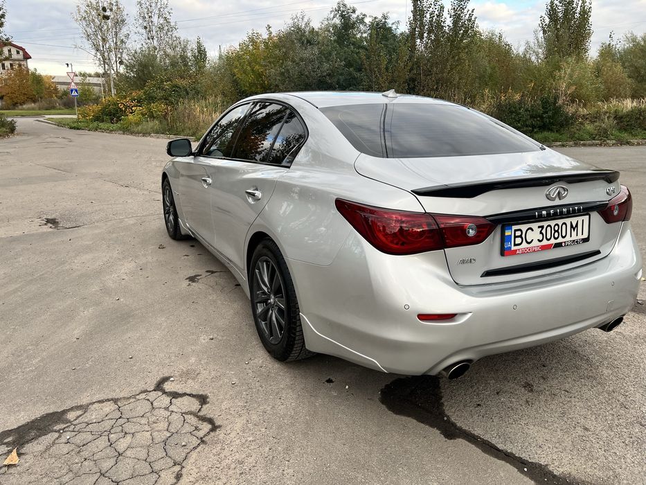 Infiniti Q50 3.5hydrid кращий седан в класі на найкращому двигуні