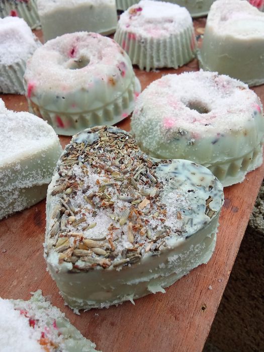 Sabonetes artesanais feitos à mão