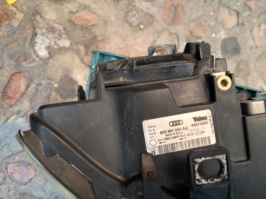 Audi a4 b6 lampy prawa lewa ksenon z żarówkami z przetwornicami