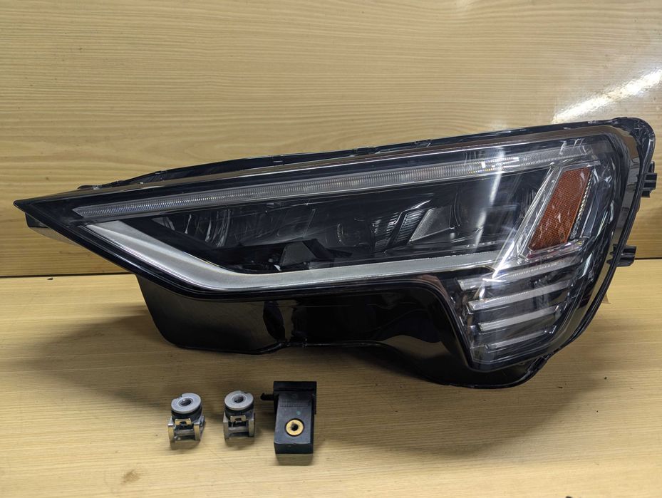 Фара Audi E Tron 2023r. rest  Digital Matrix