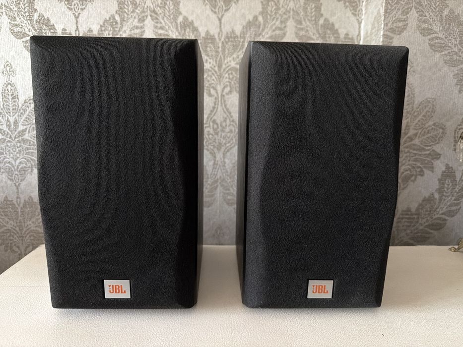 Colunas JBL E20 Northridge E series