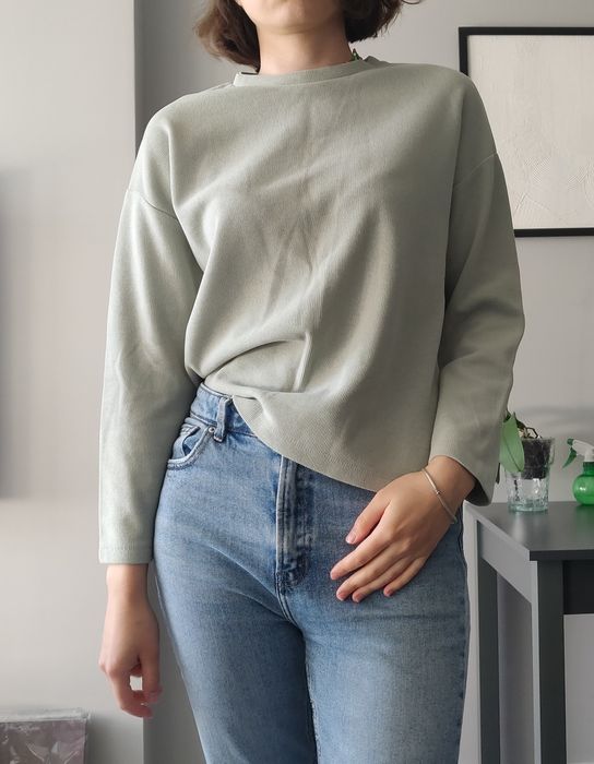 Кофтинка ніжно-оливкова