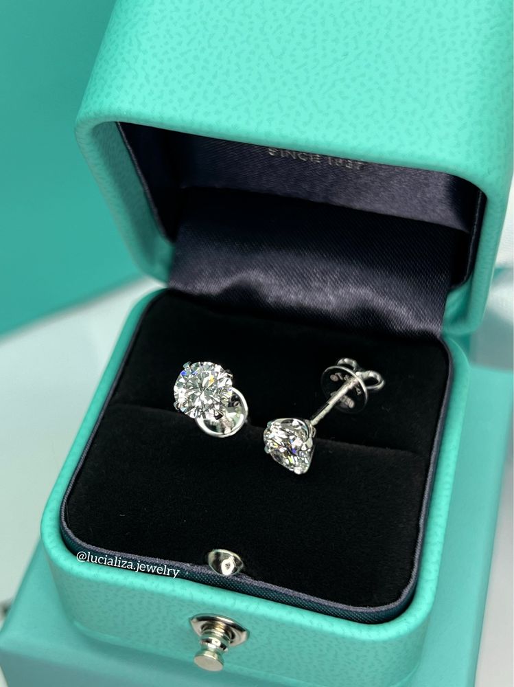 Серьги пусеты с бриллиантами 2.02ct  В стиле Tiffany Белое золото