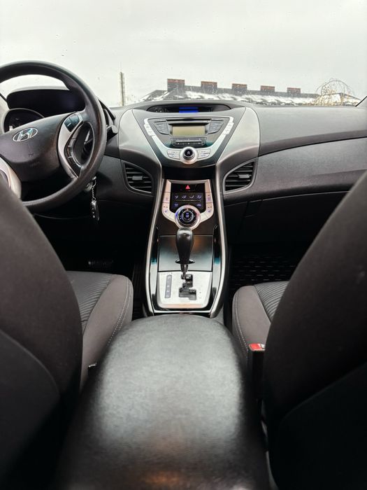 Hyundai elantra avtomat 2011