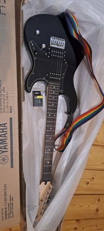 Gitara Yamaha Pacifica 120H BL