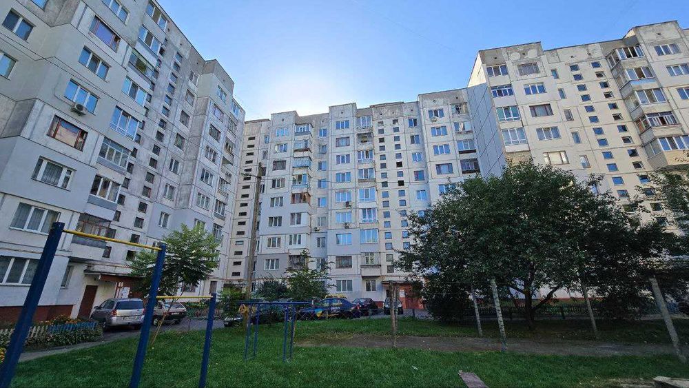 Продам 2-х кімнатну квартиру в центрі міста