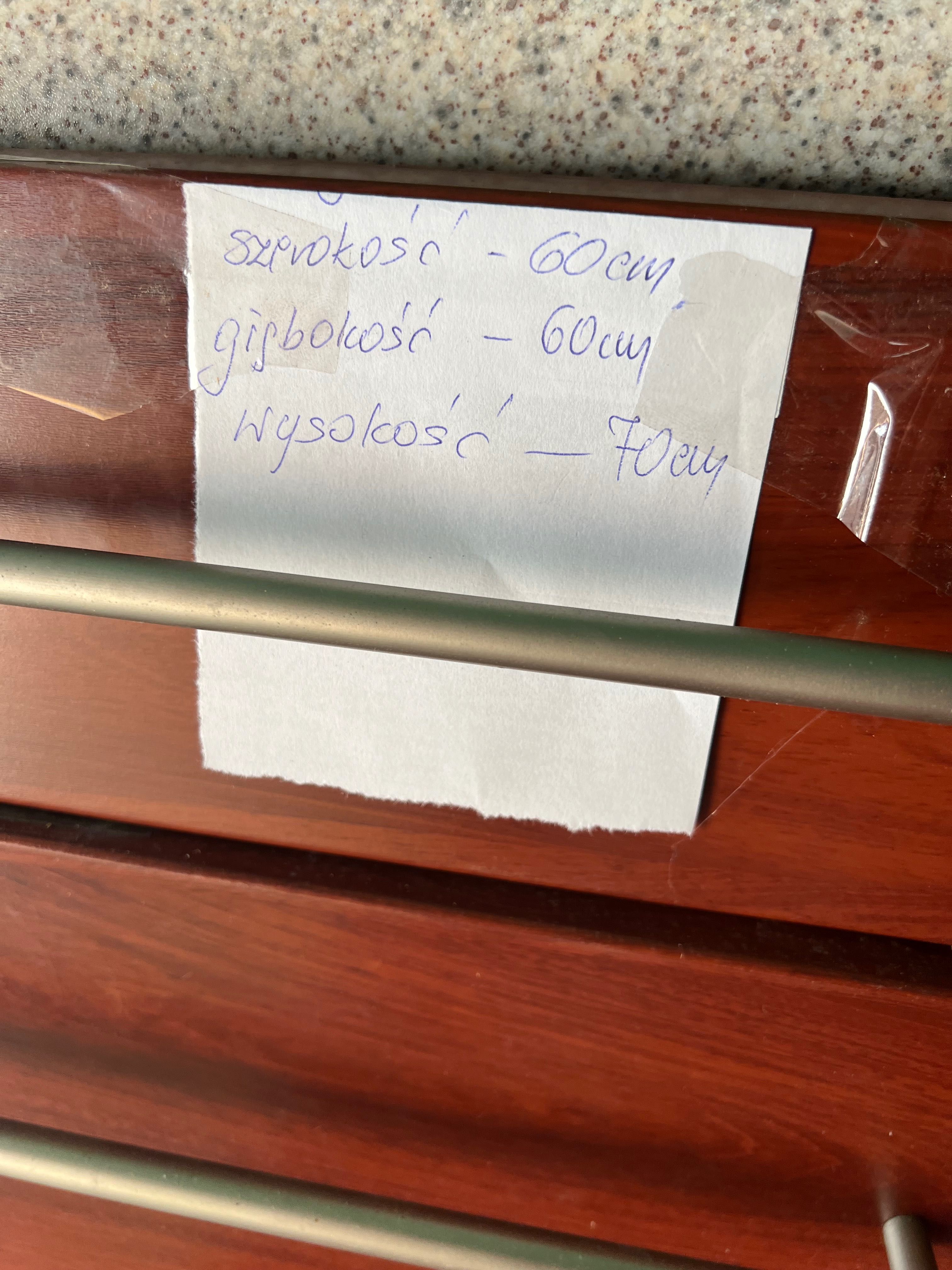 Szafka z szufladami.