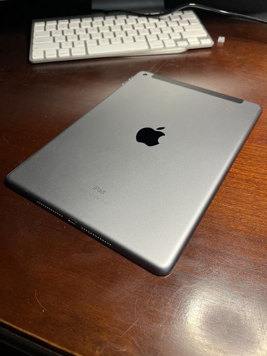 iPad 5 gen model A1823